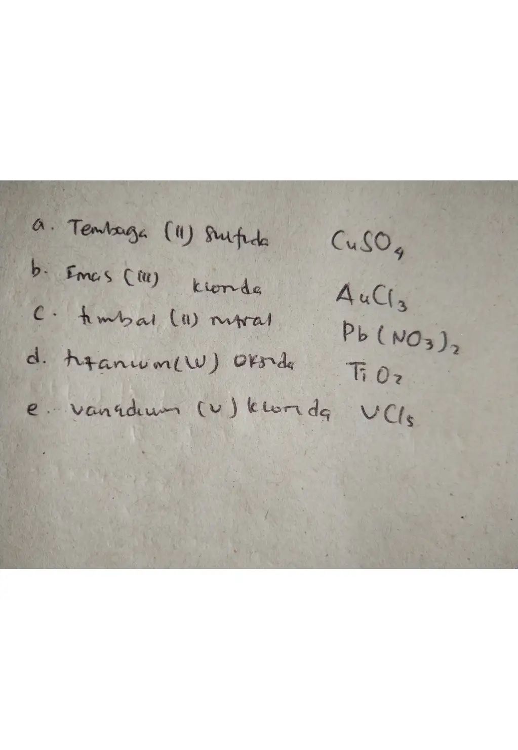 4 Tuliskan rumus kimia d... Descubre cómo resolverlo en QANDA